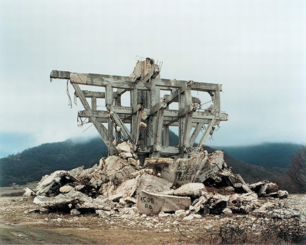" Spomenik #1" , 2006 / 101 cm X 124 cm 